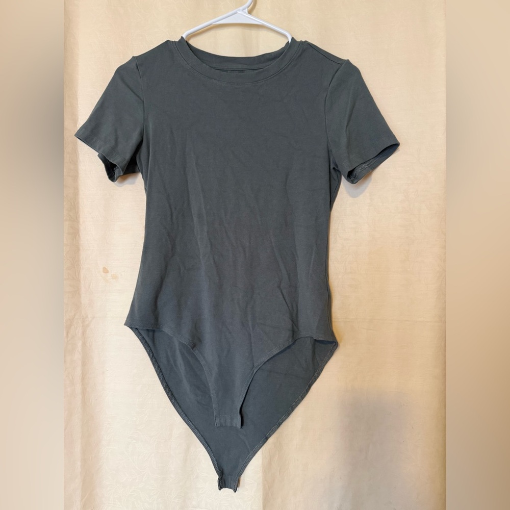 H&M Bodysuit, Women’s size Large Olive Green Short Sleeve Crewneck Bodysuit
